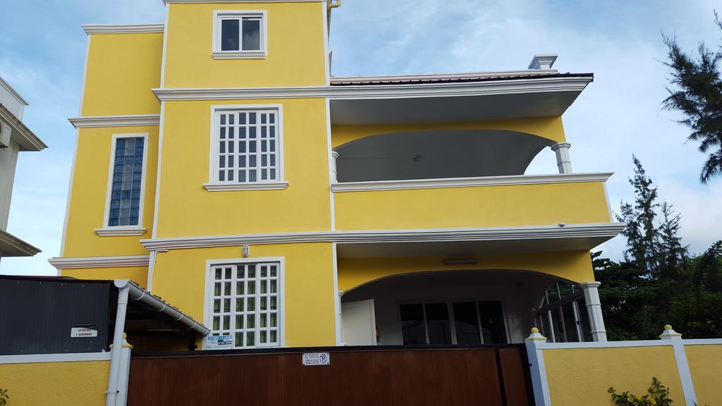 Chez Johnny - Blue Bay Hotel Exterior foto